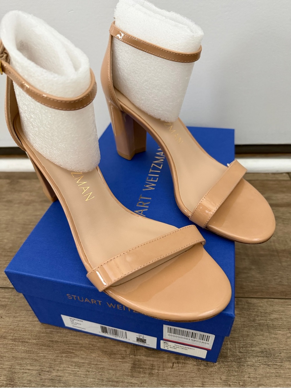 NEW Stuart Weitzman Nude Patent Leather Heels size 9